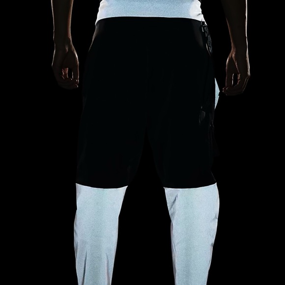 Nike Tech Pack Reflective Unlined Cargo Pant - Picture 11 of 12